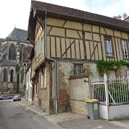 Apartment Le Papillon De La Cathedrale - Calme - Jardin - Wifi *