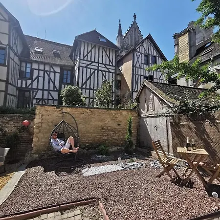 Le Papillon De La Cathedrale - Calme - Jardin - Wifi