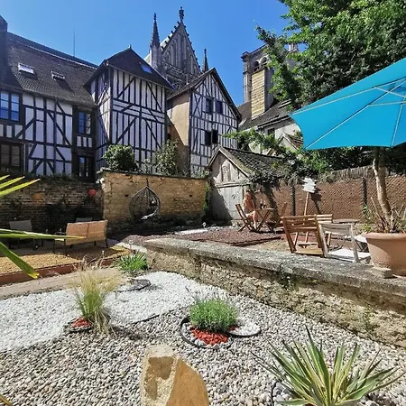 Le Papillon De La Cathedrale - Calme - Jardin - Wifi Apartment Troyes