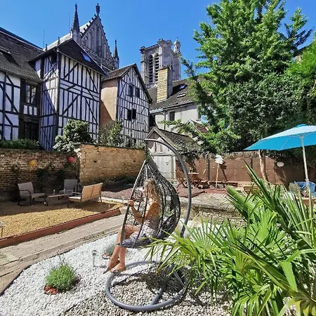 Apartment Le Papillon De La Cathedrale - Calme - Jardin - Wifi