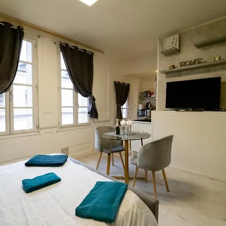 Le Papillon De La Cathedrale - Calme - Jardin - Wifi Apartment