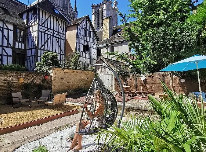 Apartment Le Papillon De La Cathedrale - Calme - Jardin - Wifi