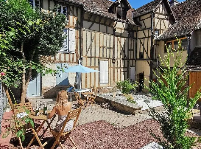 Le Papillon De La Cathedrale - Calme - Jardin - Wifi *